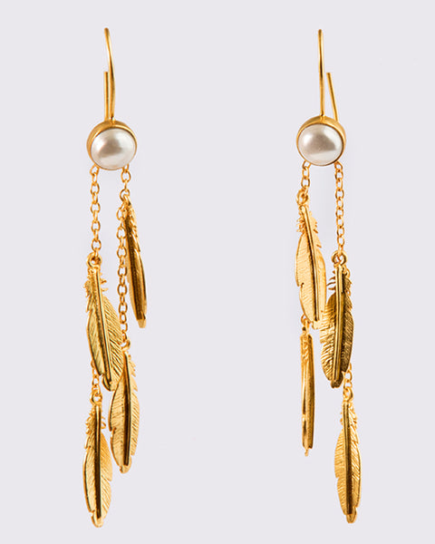 T Tahari Women's Casted Fishhook Earrings, Gold, One Size : :  Clothing, Shoes & Accessories
